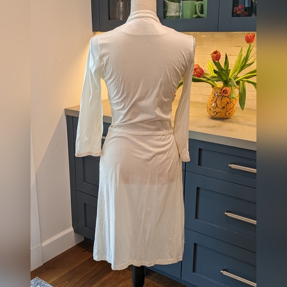 Burberry Mock Neck Jersey Mini Dress in White - Picture 3 of 10